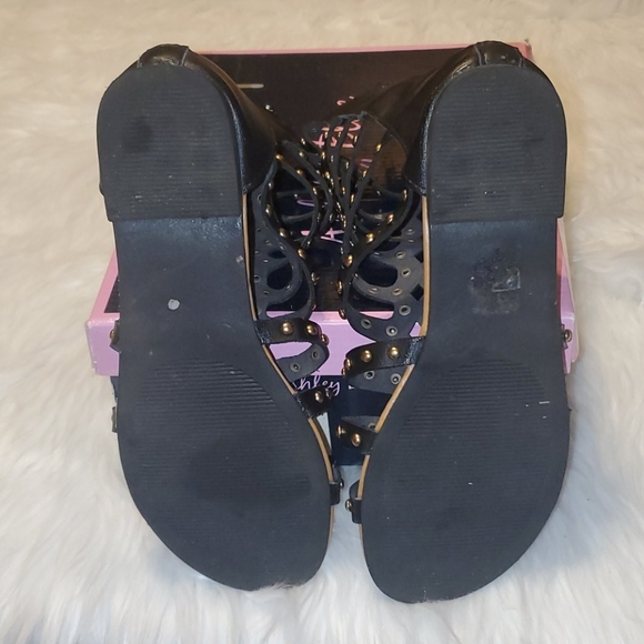 Sandals - Picture 2 of 2